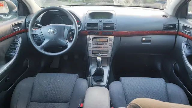 TOYOTA Avensis 