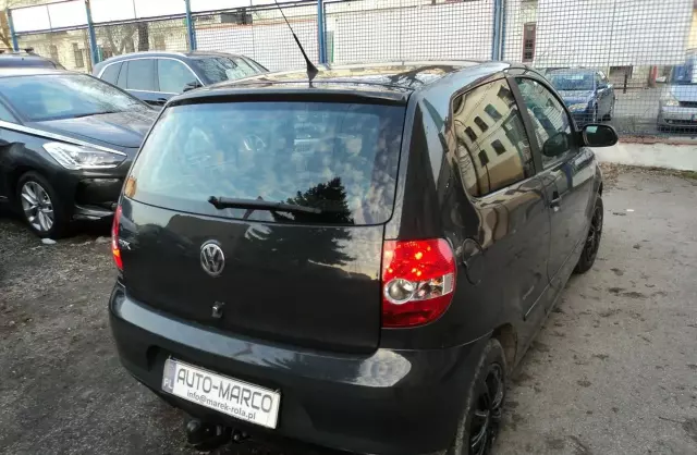 VOLKSWAGEN Fox 
