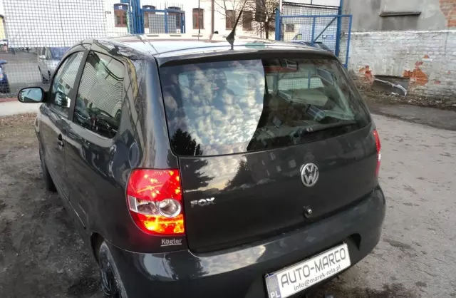VOLKSWAGEN Fox 