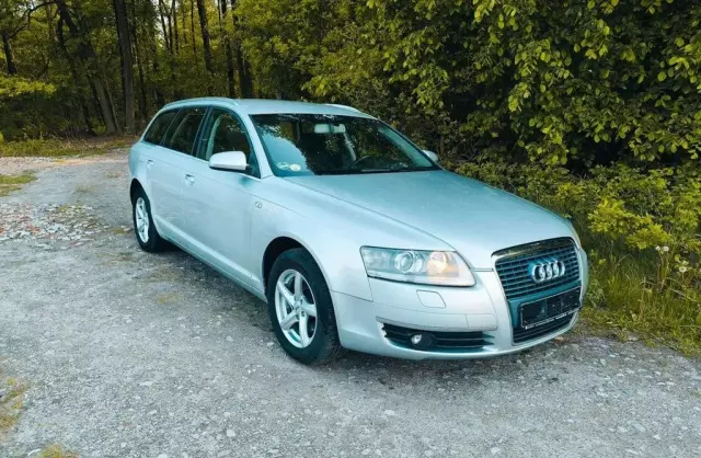 AUDI A6 