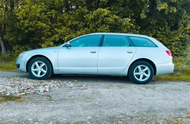 AUDI A6 