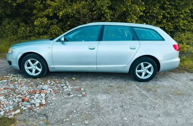 AUDI A6 
