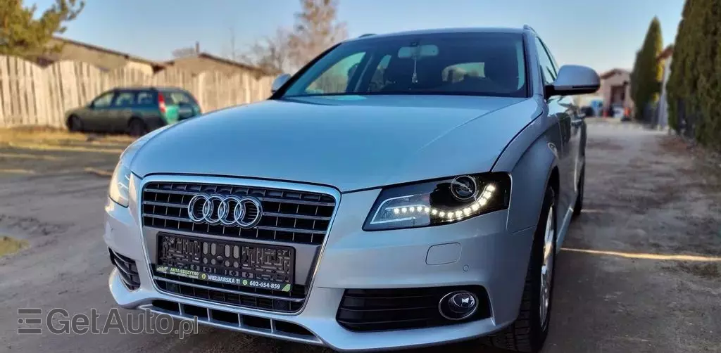 AUDI A4 