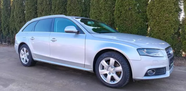 AUDI A4 