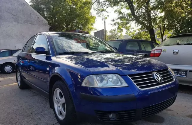 VOLKSWAGEN Passat 