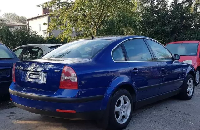 VOLKSWAGEN Passat 
