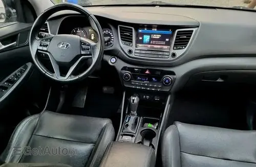 HYUNDAI Tucson 