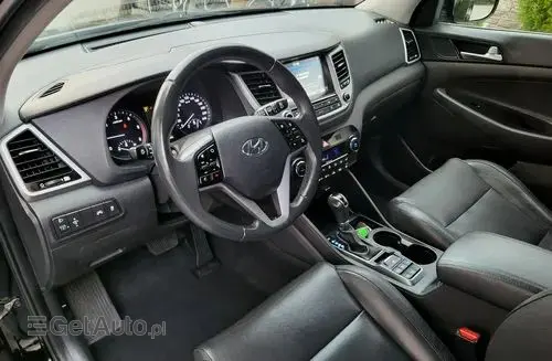 HYUNDAI Tucson 