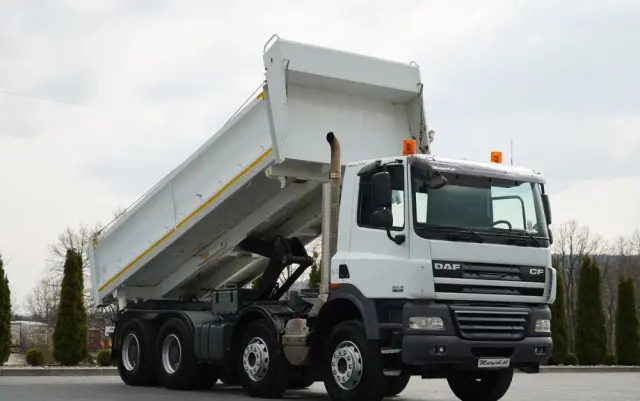 DAF CF 85.410 / 8X4 / WYWROTKA 2 STR / BORDMATIC / HYDROBURTA / SPROWADZONY 
