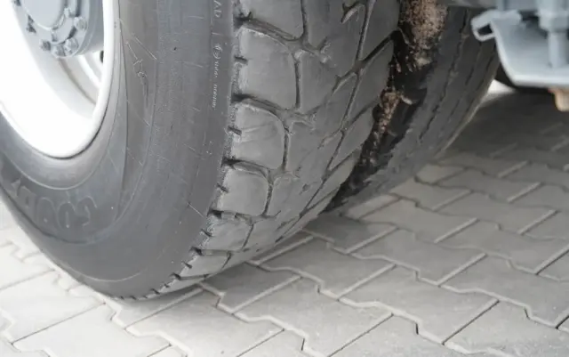 DAF CF 85.410 / 8X4 / WYWROTKA 2 STR / BORDMATIC / HYDROBURTA / SPROWADZONY 