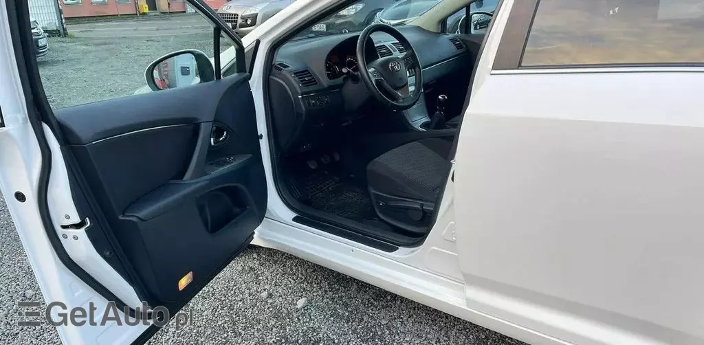 TOYOTA Avensis 