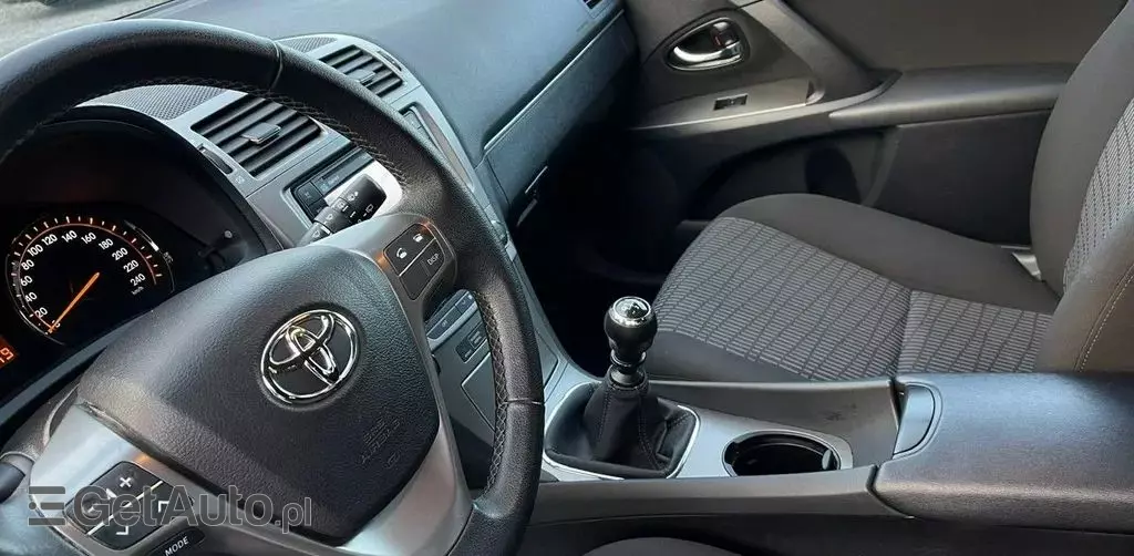 TOYOTA Avensis 