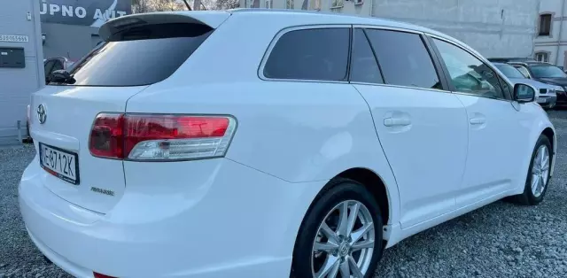 TOYOTA Avensis 