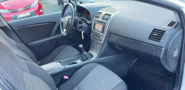 TOYOTA Avensis 