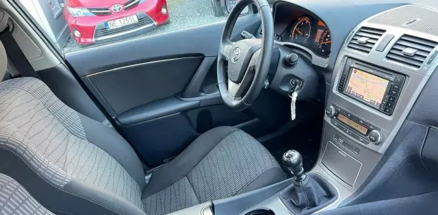 TOYOTA Avensis 