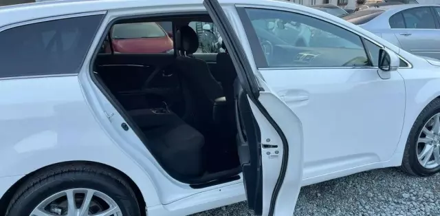 TOYOTA Avensis 