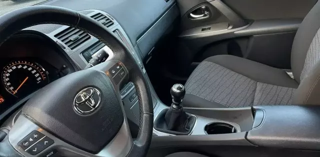 TOYOTA Avensis 