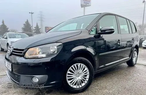 VOLKSWAGEN Touran 