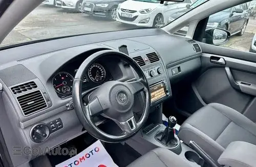 VOLKSWAGEN Touran 