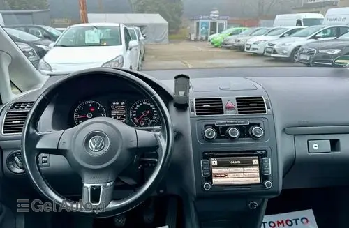 VOLKSWAGEN Touran 