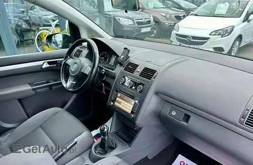 VOLKSWAGEN Touran 