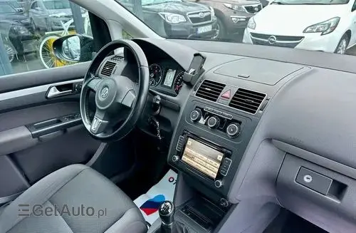 VOLKSWAGEN Touran 