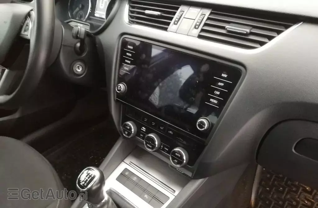 SKODA Octavia 