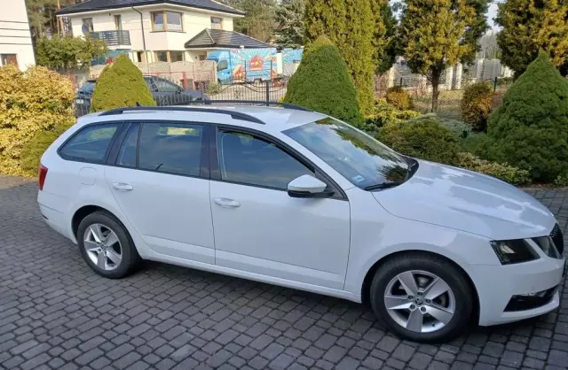 SKODA Octavia 