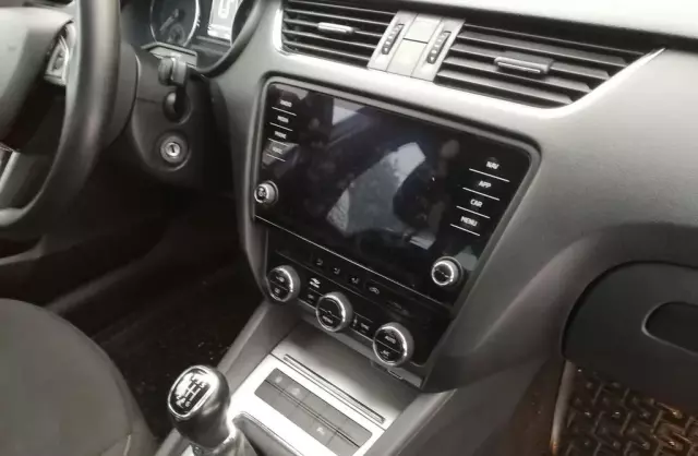 SKODA Octavia 