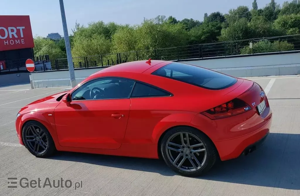 AUDI TT 