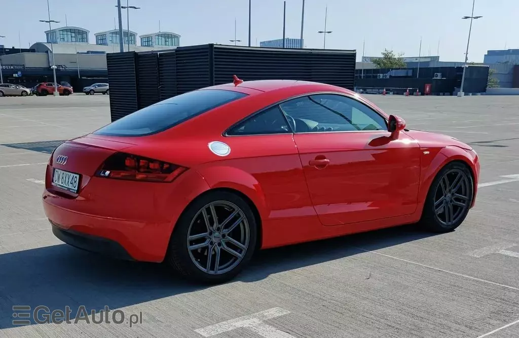 AUDI TT 