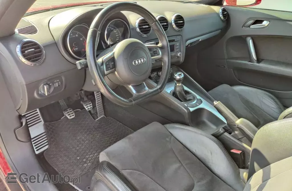 AUDI TT 
