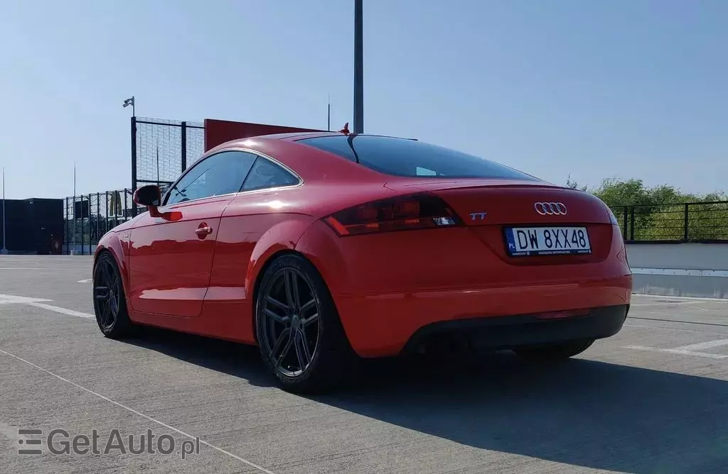AUDI TT 