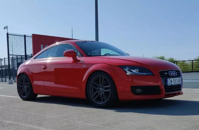 AUDI TT 