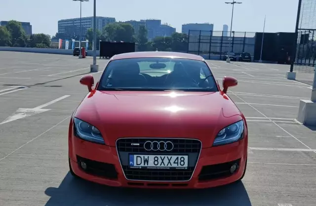 AUDI TT 