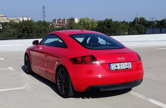 AUDI TT 