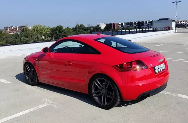 AUDI TT 