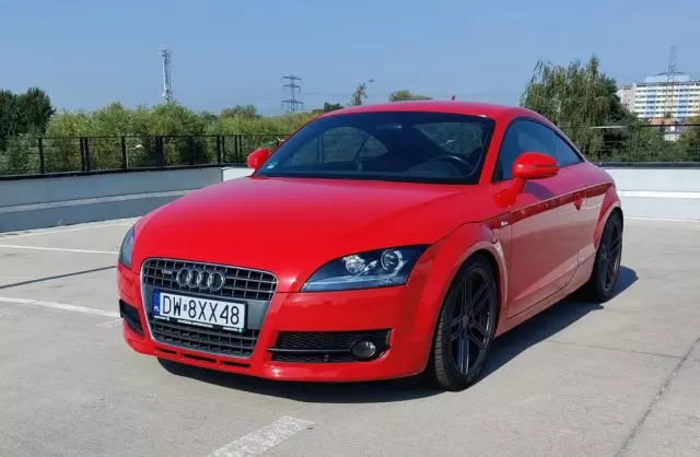 AUDI TT 