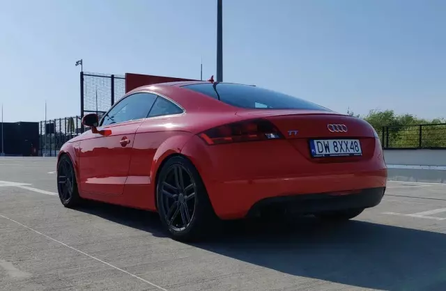 AUDI TT 