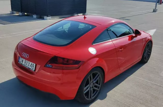 AUDI TT 