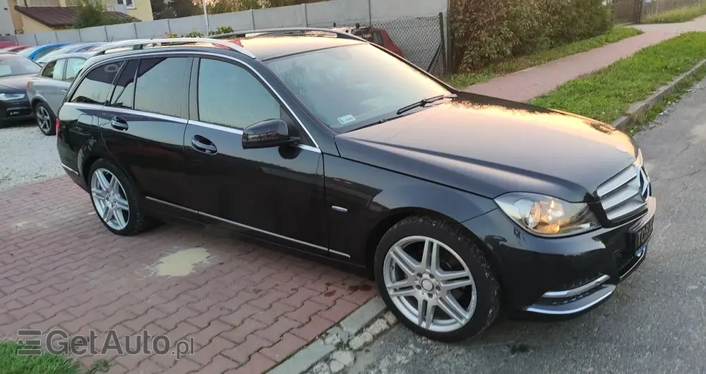 MERCEDES-BENZ Klasa C 220 T CDI DPF (BlueEFFICIENCY) Avantgarde