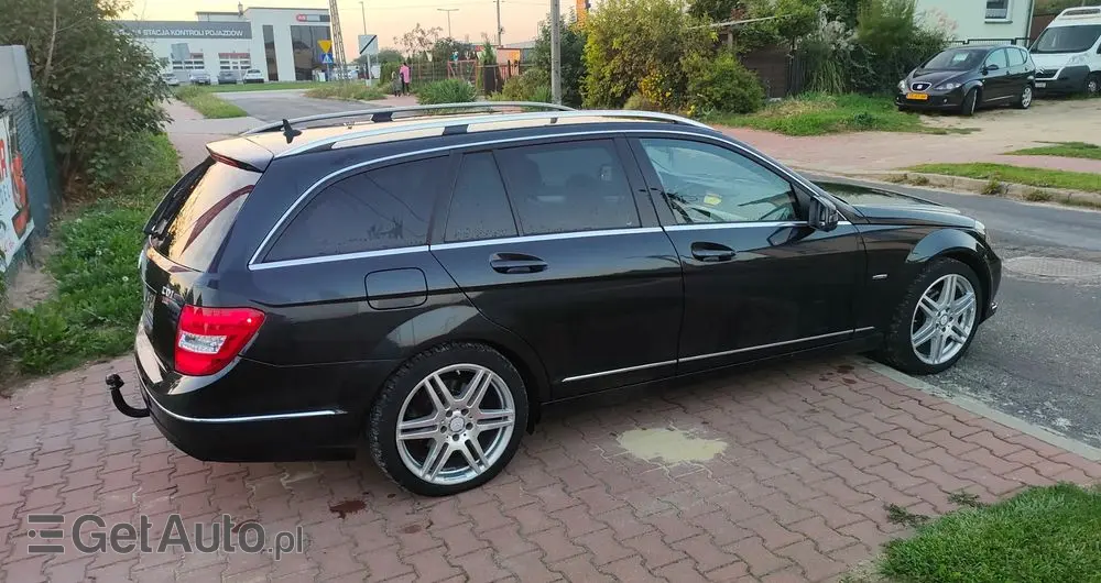 MERCEDES-BENZ Klasa C 220 T CDI DPF (BlueEFFICIENCY) Avantgarde