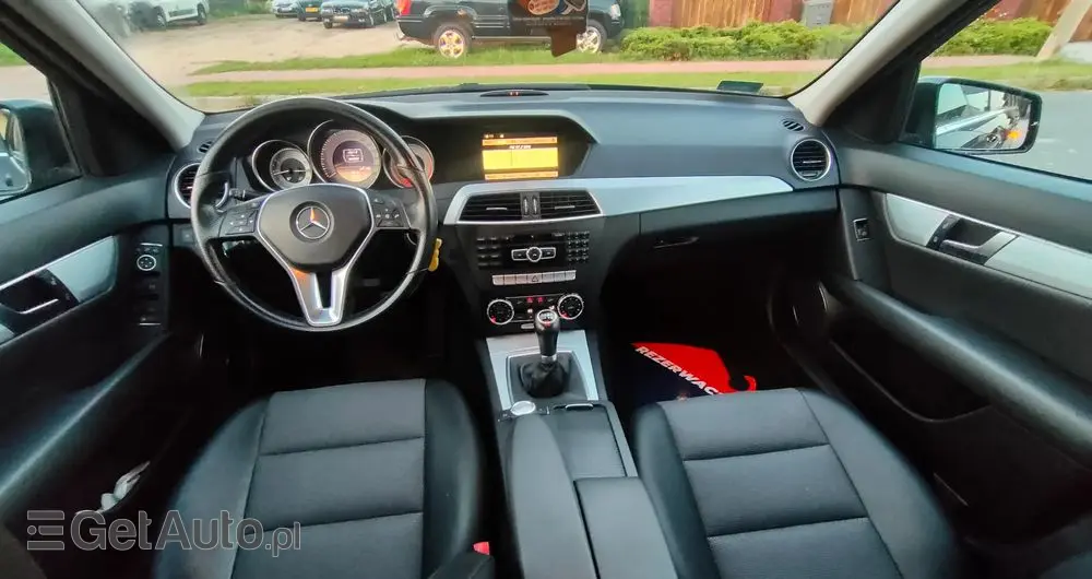 MERCEDES-BENZ Klasa C 220 T CDI DPF (BlueEFFICIENCY) Avantgarde