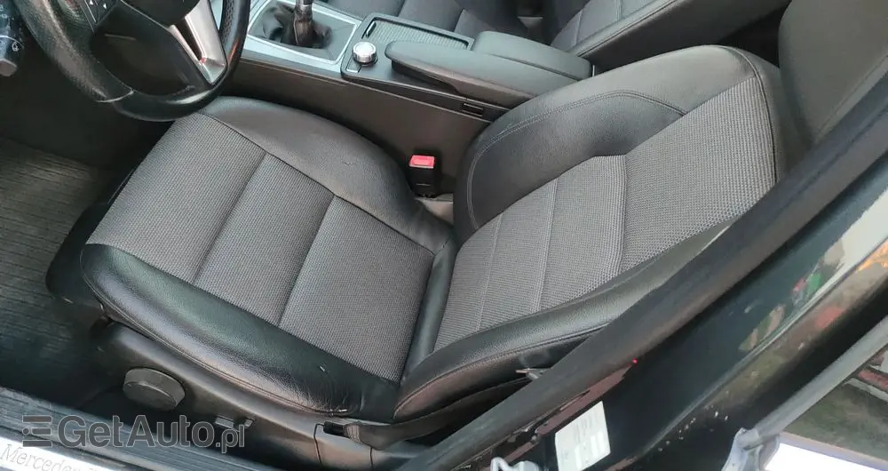 MERCEDES-BENZ Klasa C 220 T CDI DPF (BlueEFFICIENCY) Avantgarde
