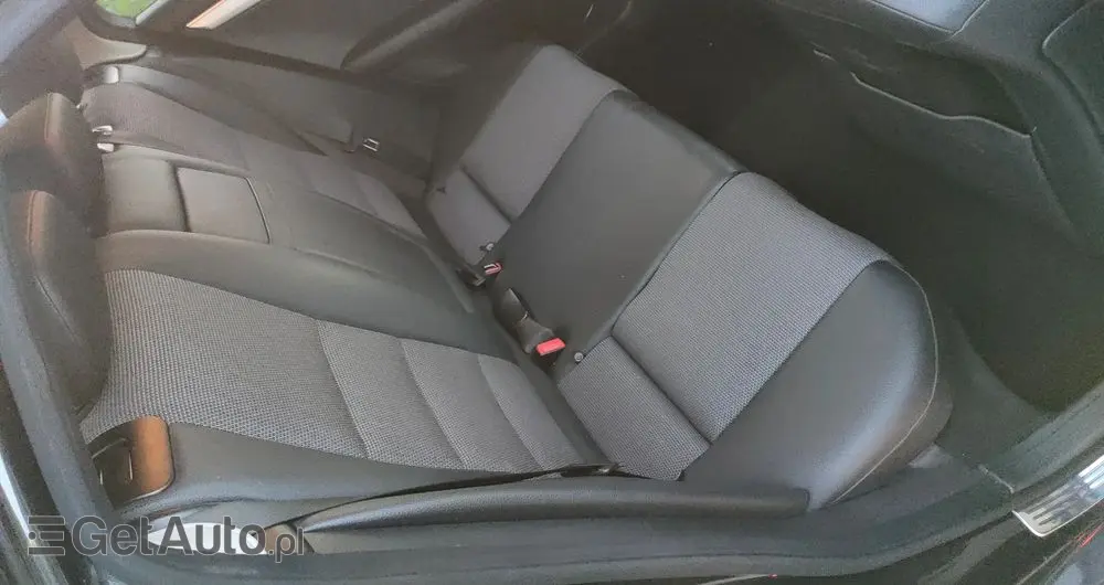 MERCEDES-BENZ Klasa C 220 T CDI DPF (BlueEFFICIENCY) Avantgarde