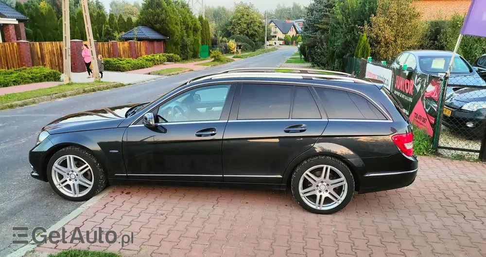 MERCEDES-BENZ Klasa C 220 T CDI DPF (BlueEFFICIENCY) Avantgarde