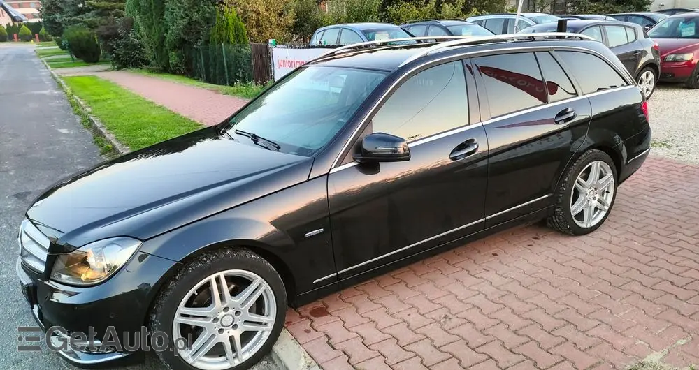 MERCEDES-BENZ Klasa C 220 T CDI DPF (BlueEFFICIENCY) Avantgarde