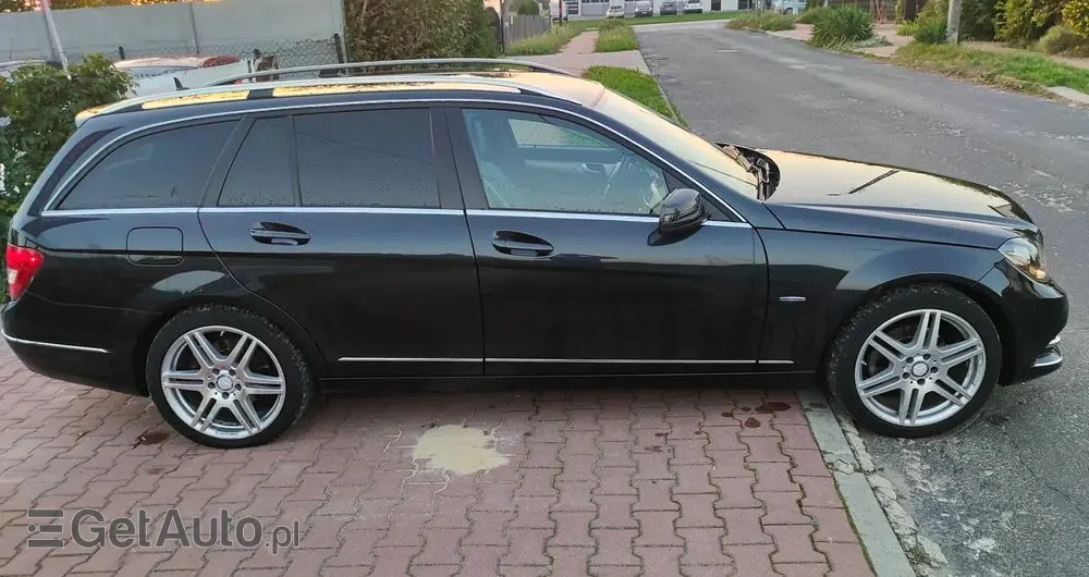 MERCEDES-BENZ Klasa C 220 T CDI DPF (BlueEFFICIENCY) Avantgarde