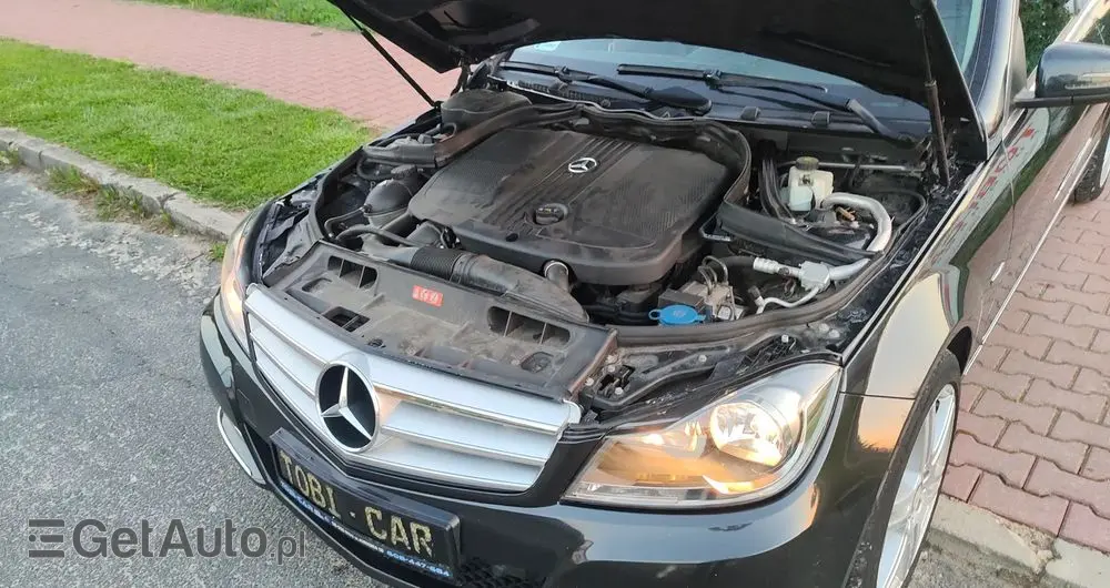 MERCEDES-BENZ Klasa C 220 T CDI DPF (BlueEFFICIENCY) Avantgarde