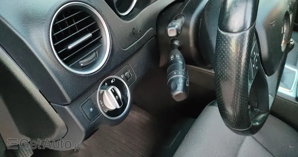 MERCEDES-BENZ Klasa C 220 T CDI DPF (BlueEFFICIENCY) Avantgarde